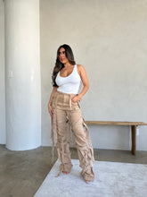 Load image into Gallery viewer, Brielle Cargos - Khaki
