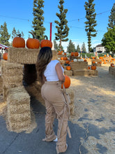 Load image into Gallery viewer, Brielle Cargos - Khaki
