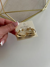 Load image into Gallery viewer, Sonia Earrings - Gold
