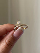 Load image into Gallery viewer, Simplicity Ring
