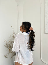 Load image into Gallery viewer, Joann Buttondown- Off White
